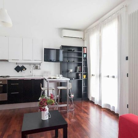 Italianway - Carrara 5 Apartment Милано Екстериор снимка