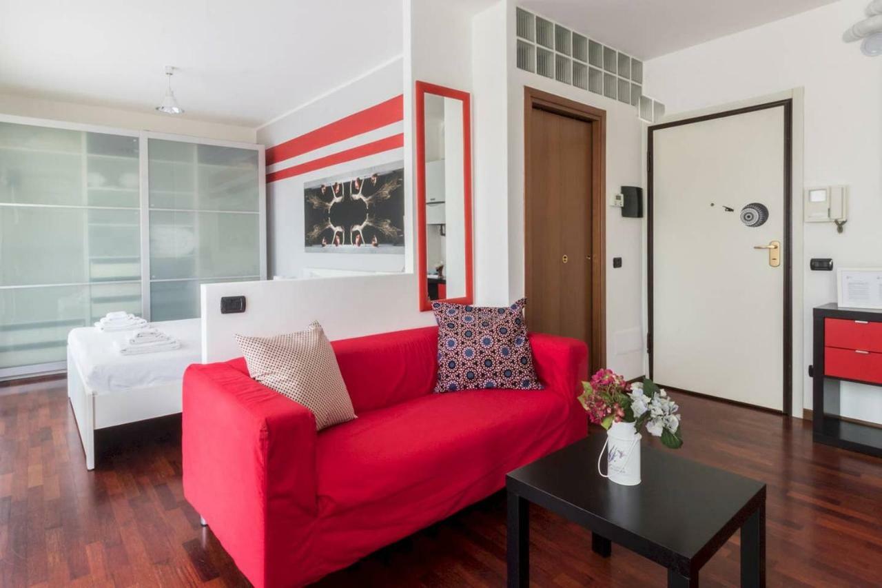 Italianway - Carrara 5 Apartment Милано Екстериор снимка