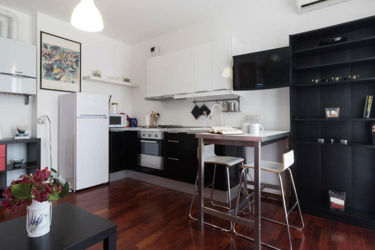 Italianway - Carrara 5 Apartment Милано Екстериор снимка