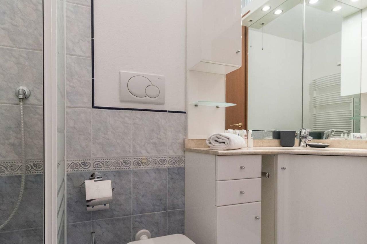 Italianway - Carrara 5 Apartment Милано Екстериор снимка