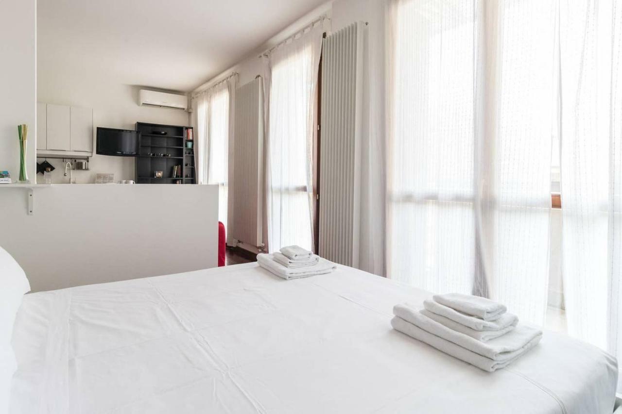 Italianway - Carrara 5 Apartment Милано Екстериор снимка