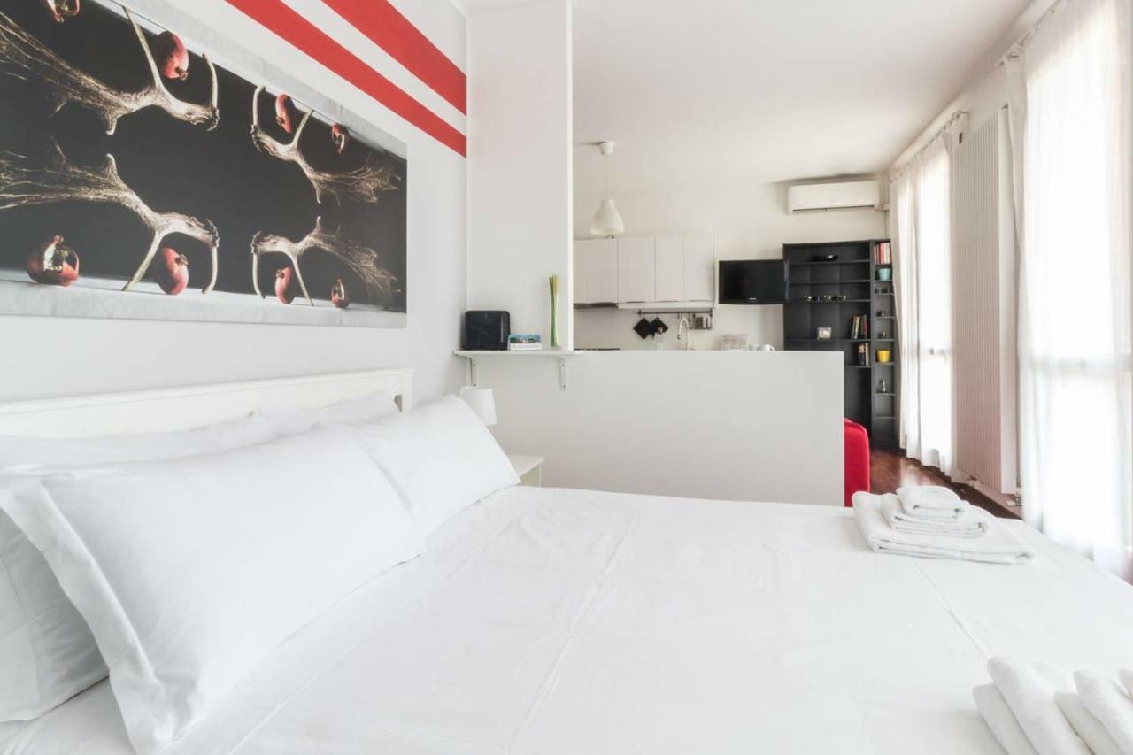 Italianway - Carrara 5 Apartment Милано Екстериор снимка