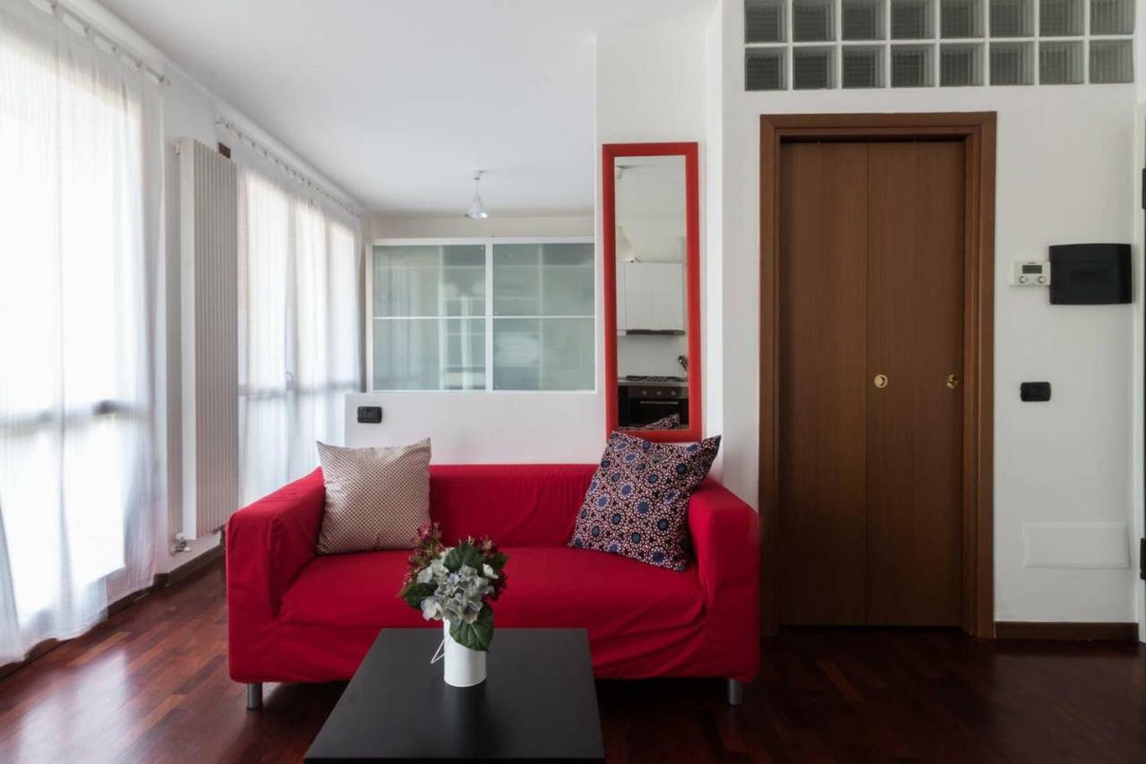 Italianway - Carrara 5 Apartment Милано Екстериор снимка